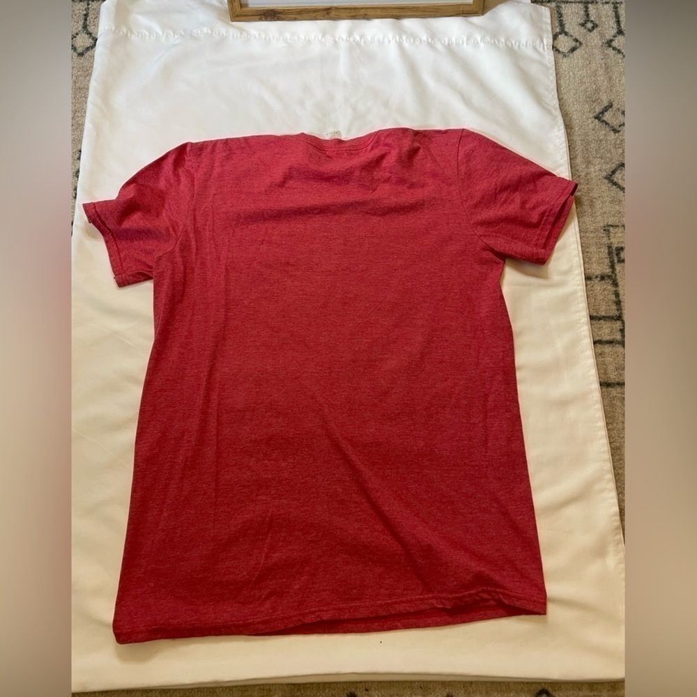Gildan size medium red Junkin, pickin, paintin shabby chick t-shirt. - Picture 3 of 7